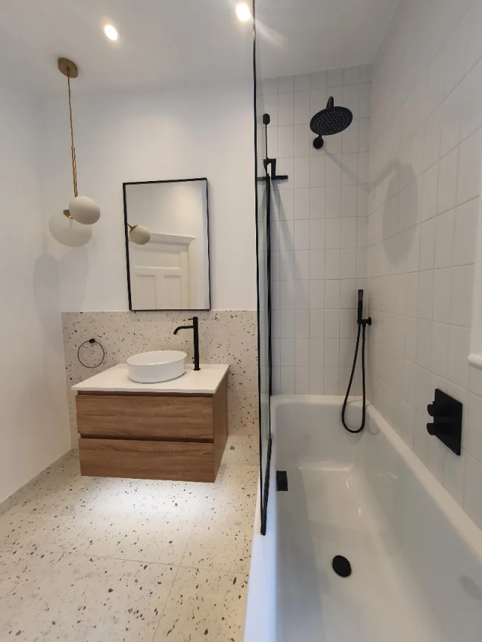 Finished bathroom by Bath Fitters LTD